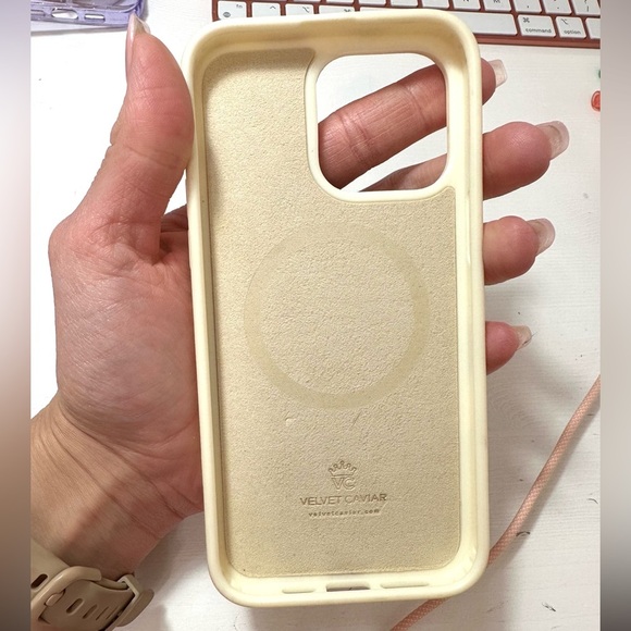 Velvet Caviar Baby Animals iPhone 14 ProMax case - Picture 10 of 10